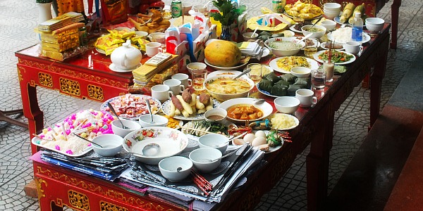 ceremonie offrande vietnam fete vu lan